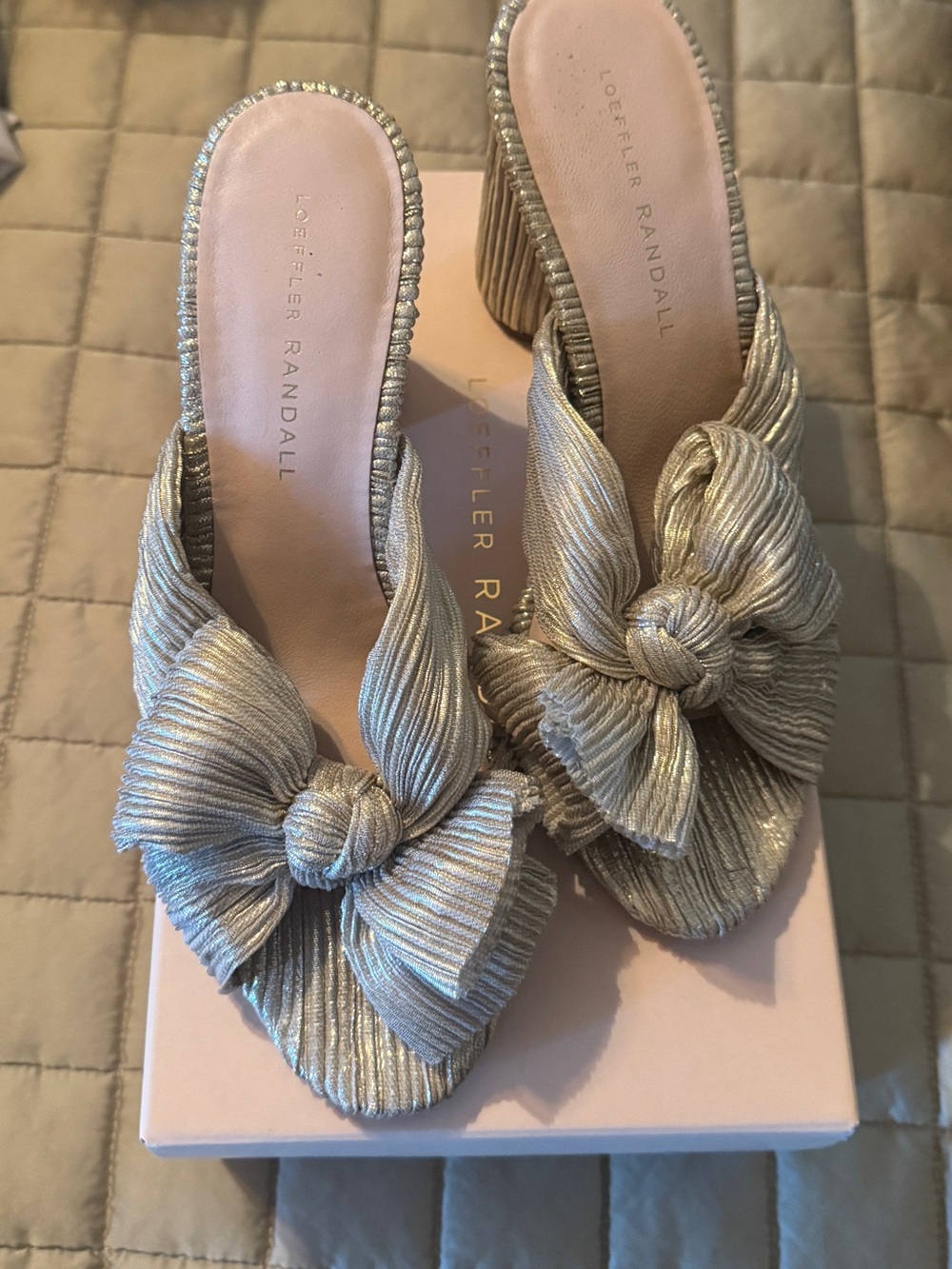 Loeffler Randall Penny Platinum Metallic Bow Heels Size 7.5